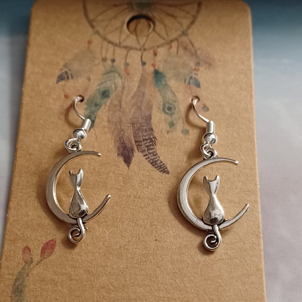 NWT HANDMADE SILVER CAT EARRINGS